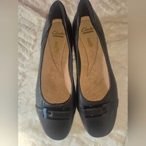 Clarks Women's Black Leather Flats SZ10